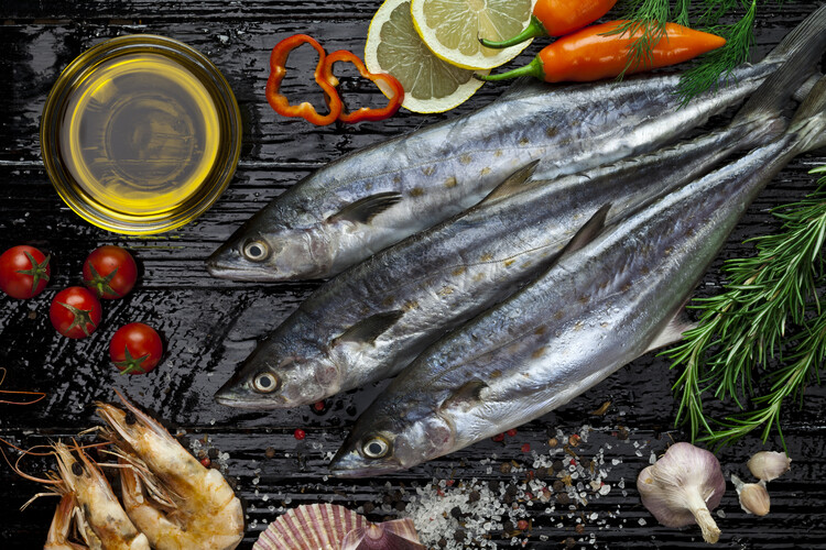 อาหารที่ช่วยต้านมะเร็ง- ปลา เลือกเป็นปลาที่มีโอเมก้า 3